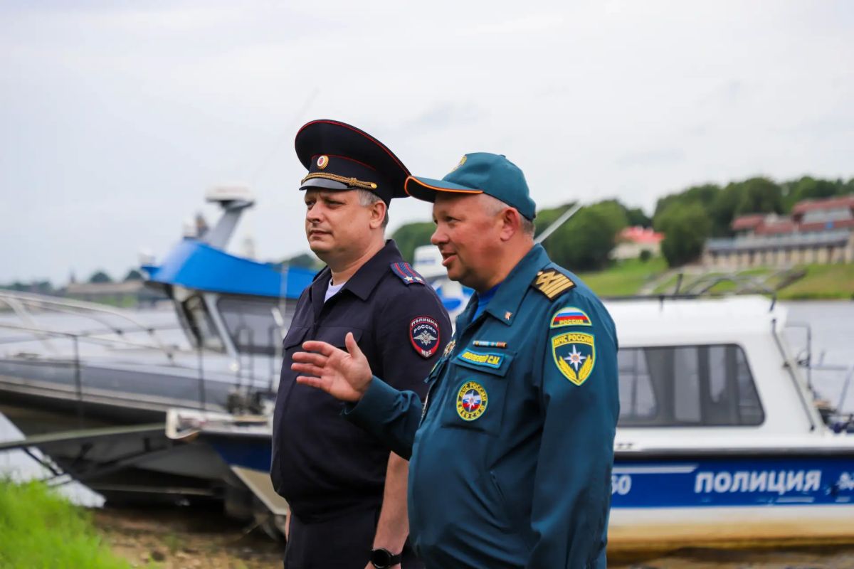 Полицейские и ГИМС МЧС России усиливают контроль за маломерными судами Полицейские и ГИМС МЧС России усиливают контроль за маломерными судами
