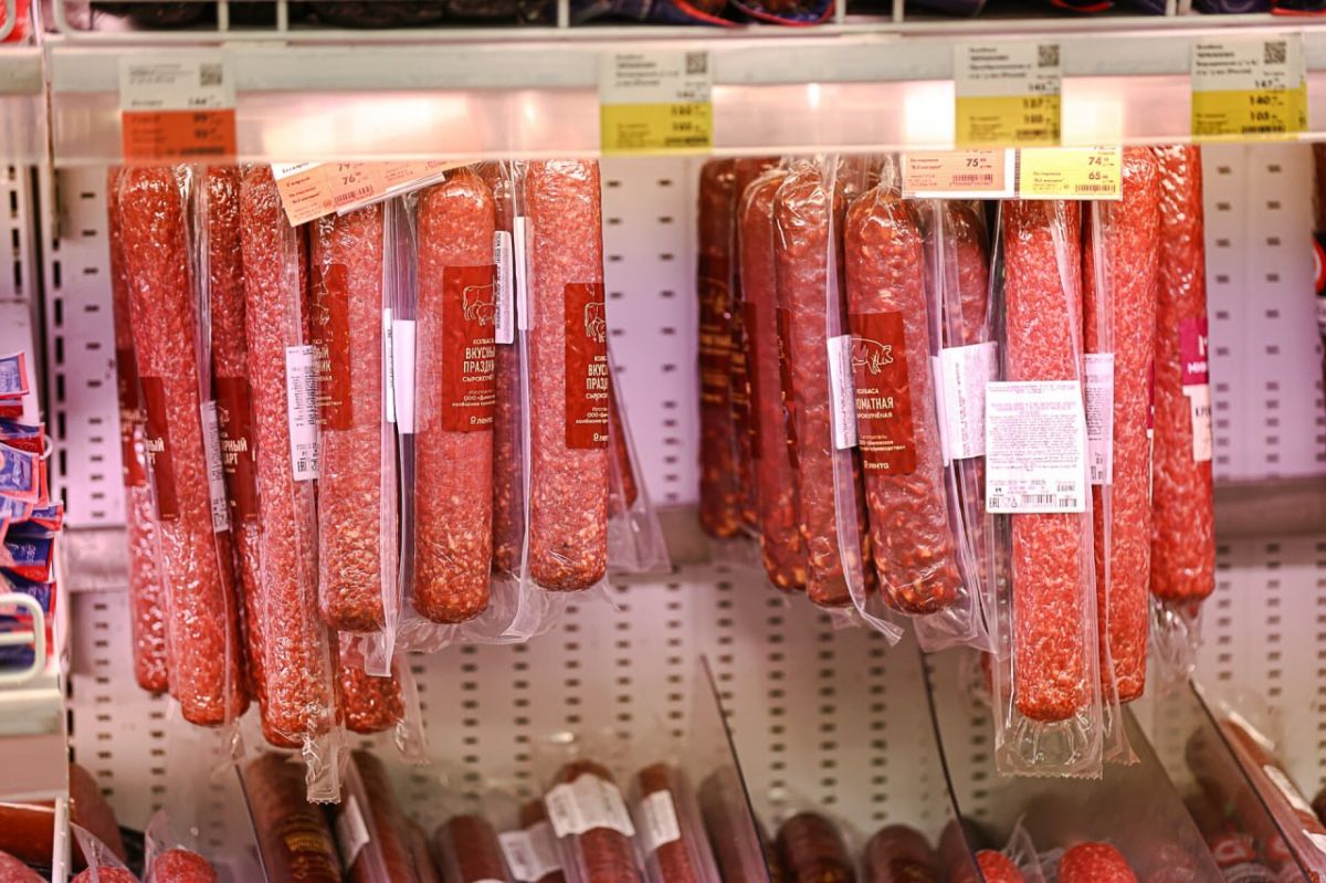 Возобновить продажу продукции Великолукского мясокомбината намерены магазины «Пятёрочка» и «Перёкресток»