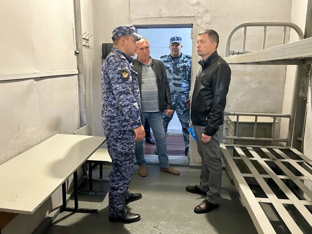Члены ОНК Псковской области посетили ИЦ-1 с проверкой Члены ОНК Псковской области посетили ИЦ-1 с проверкой