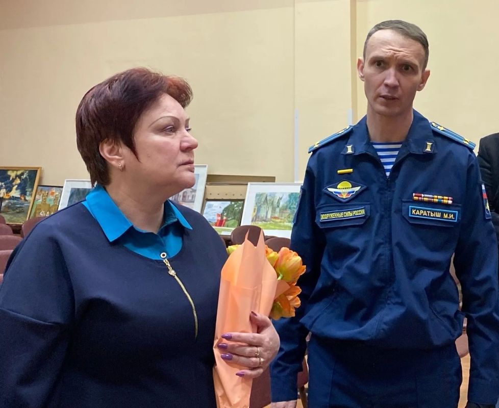 Депутаты Себежского округа поддержали присвоение звания Героя России Денису Парамонову Депутаты Себежского округа поддержали присвоение звания Героя России Денису Парамонову