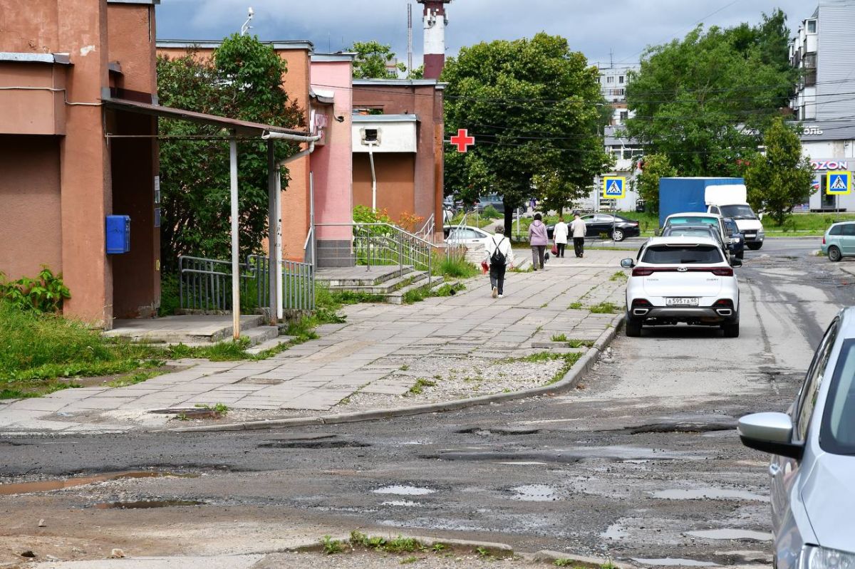 В Пскове приведут в порядок проезд вдоль дома № 48 на улице Коммунальной В Пскове приведут в порядок проезд вдоль дома № 48 на улице Коммунальной
