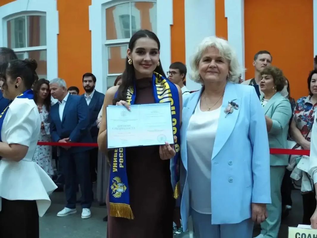 Выпускники-целевики из Псковской области получили дипломы Санкт-Петербургского филиала Университета прокуратуры Российской Федерации Выпускники-целевики из Псковской области получили дипломы Санкт-Петербургского филиала Университета прокуратуры Российской Федерации