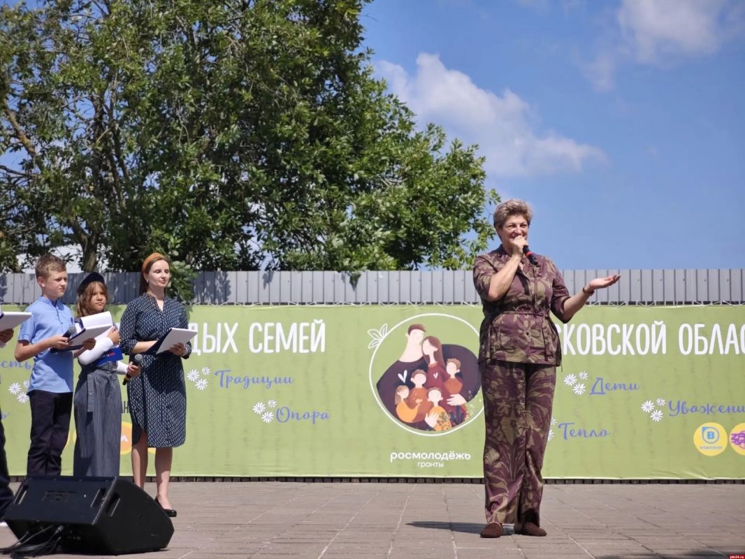 Врачи проверили здоровье юных псковичей на Форуме молодых семей Врачи проверили здоровье юных псковичей на Форуме молодых семей