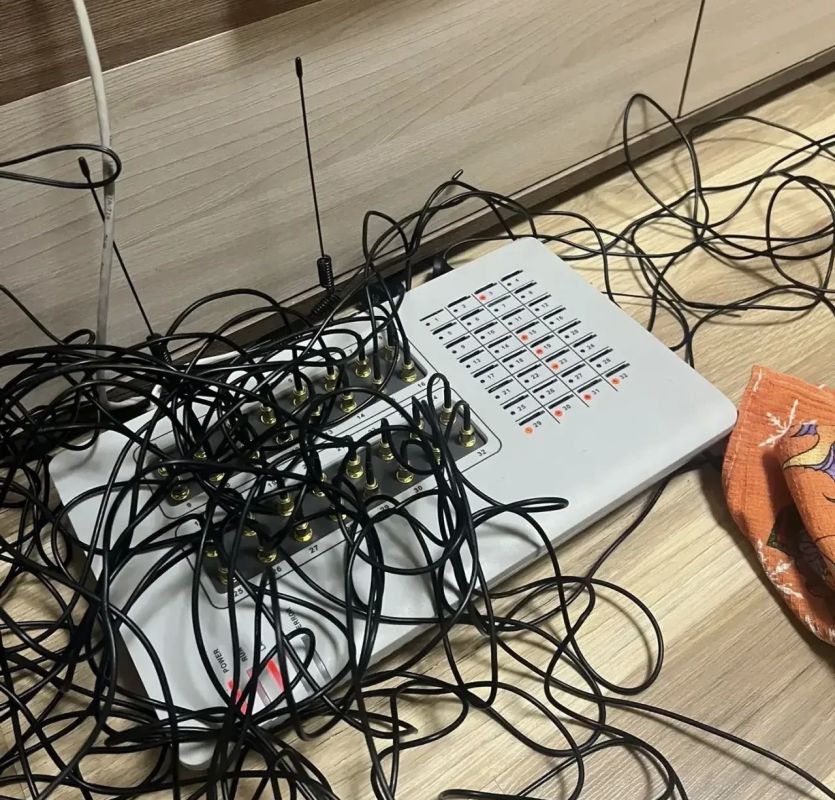 В Крыму мужчина организовал работу сим-боксов для мошенников — его арестовали В Крыму мужчина организовал работу сим-боксов для мошенников — его арестовали