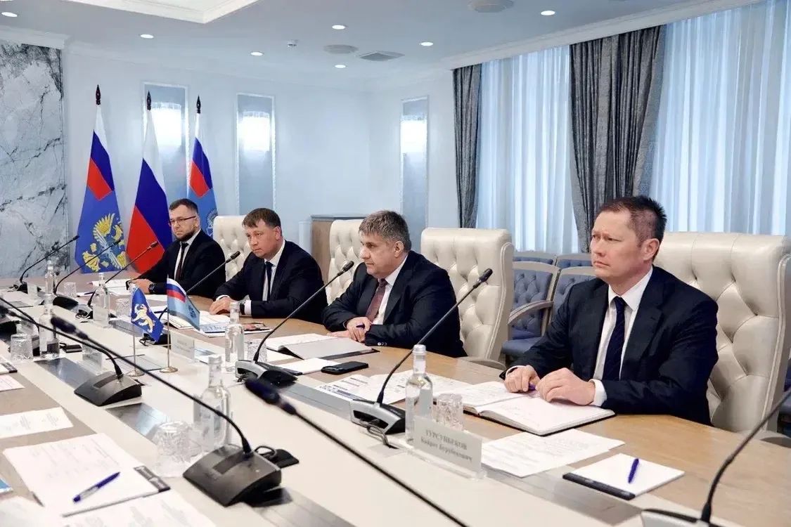 Михаил Ведерников: В продолжение встречи, состоявшейся на прошлой неделе в Минтрансе России, обсудили с руководителем Росавтодора Романом НОВИКОВЫМ реализацию масштабных дорожных проектов в Псковской области Михаил Ведерников: В продолжение встречи, состоявшейся на прошлой неделе в Минтрансе России, обсудили с руководителем Росавтодора Романом НОВИКОВЫМ реализацию масштабных дорожных проектов в Псковской области