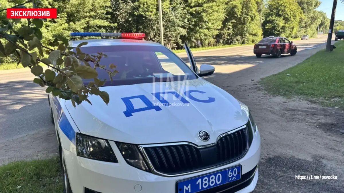 В Великих Луках, на улице Маршала Жукова у дома 26/13, произошло боковое столкновение мотоцикла и автомобиля Daewoo Gentra В Великих Луках, на улице Маршала Жукова у дома 26/13, произошло боковое столкновение мотоцикла и автомобиля Daewoo Gentra
