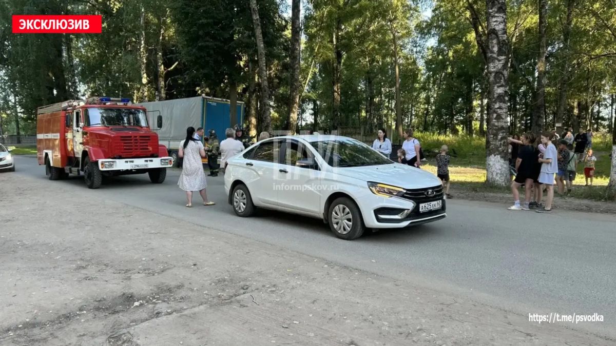 В Острове, в квартале Остров-3, водитель автомобиля Lada Vesta совершил наезд на мальчика 2019 года рождения В Острове, в квартале Остров-3, водитель автомобиля Lada Vesta совершил наезд на мальчика 2019 года рождения