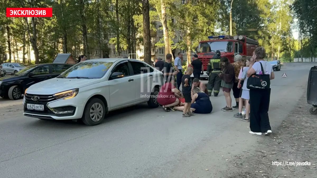 В Острове, в квартале Остров-3, водитель автомобиля Lada Vesta совершил наезд на мальчика 2019 года рождения В Острове, в квартале Остров-3, водитель автомобиля Lada Vesta совершил наезд на мальчика 2019 года рождения
