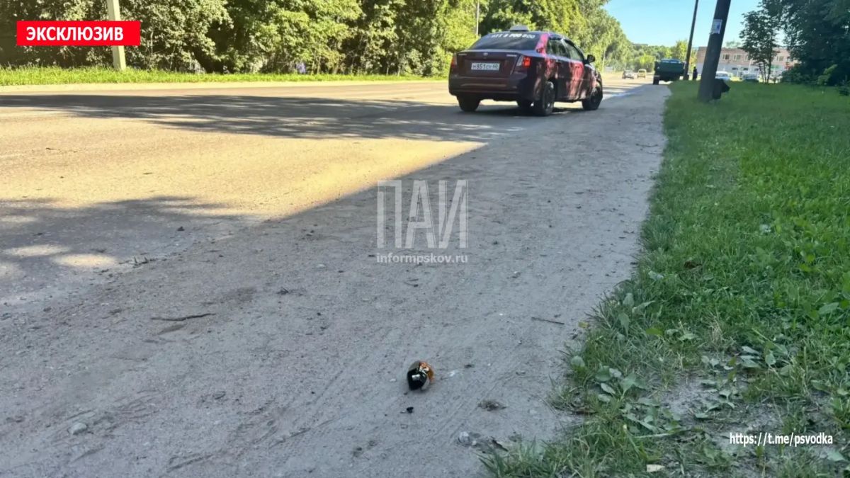 В Великих Луках, на улице Маршала Жукова у дома 26/13, произошло боковое столкновение мотоцикла и автомобиля Daewoo Gentra В Великих Луках, на улице Маршала Жукова у дома 26/13, произошло боковое столкновение мотоцикла и автомобиля Daewoo Gentra