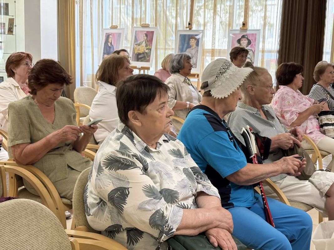 Псковские полицейские встретились с представителями Университета третьего возраста Псковские полицейские встретились с представителями Университета третьего возраста