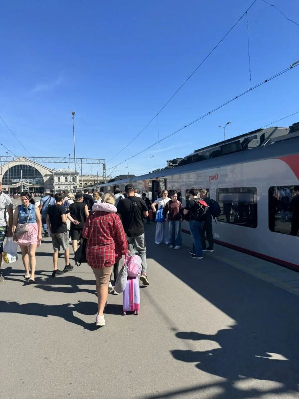 «Ласточка» из Пскова прибыла в Петербург с задержкой более чем на полчаса