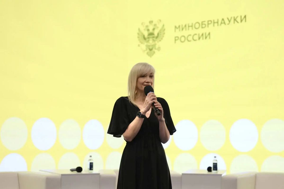 «Летний институт» в четвертый раз объединил молодых преподавателей и исследователей из 27 стран «Летний институт» в четвертый раз объединил молодых преподавателей и исследователей из 27 стран