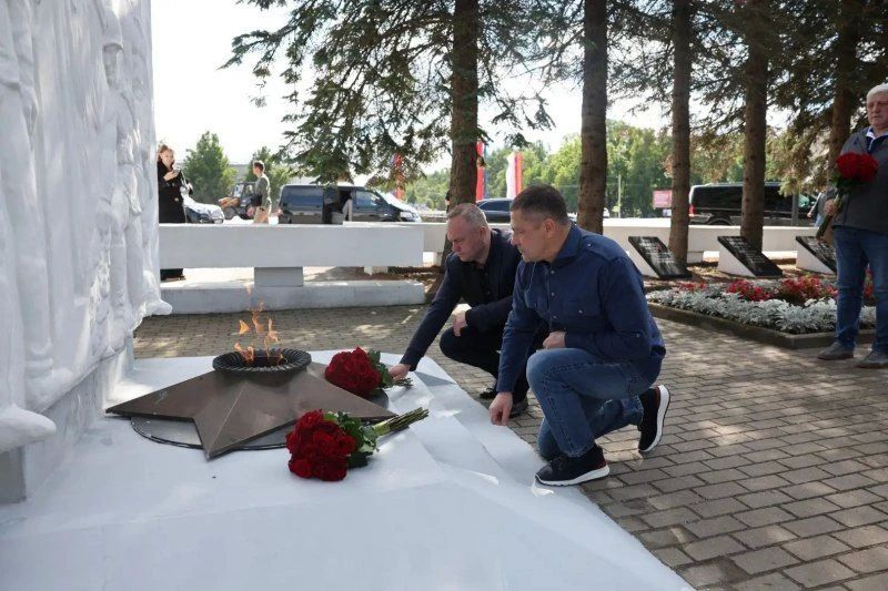 Губернатор Михаил Ведерников с рабочим выездом посетил Островский и Пыталовский районы Губернатор Михаил Ведерников с рабочим выездом посетил Островский и Пыталовский районы