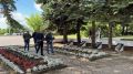 Михаил Ведерников возложил цветы к мемориалам в Острове и Пыталово