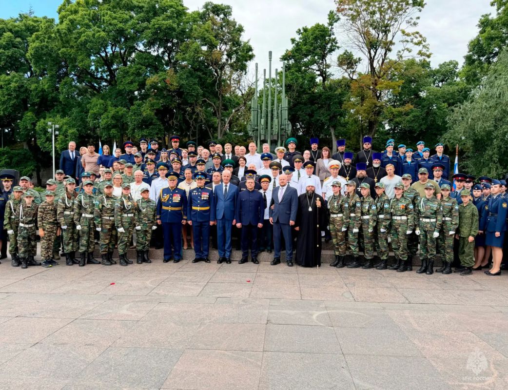 Псков чтит память героев-освободителей Псков чтит память героев-освободителей