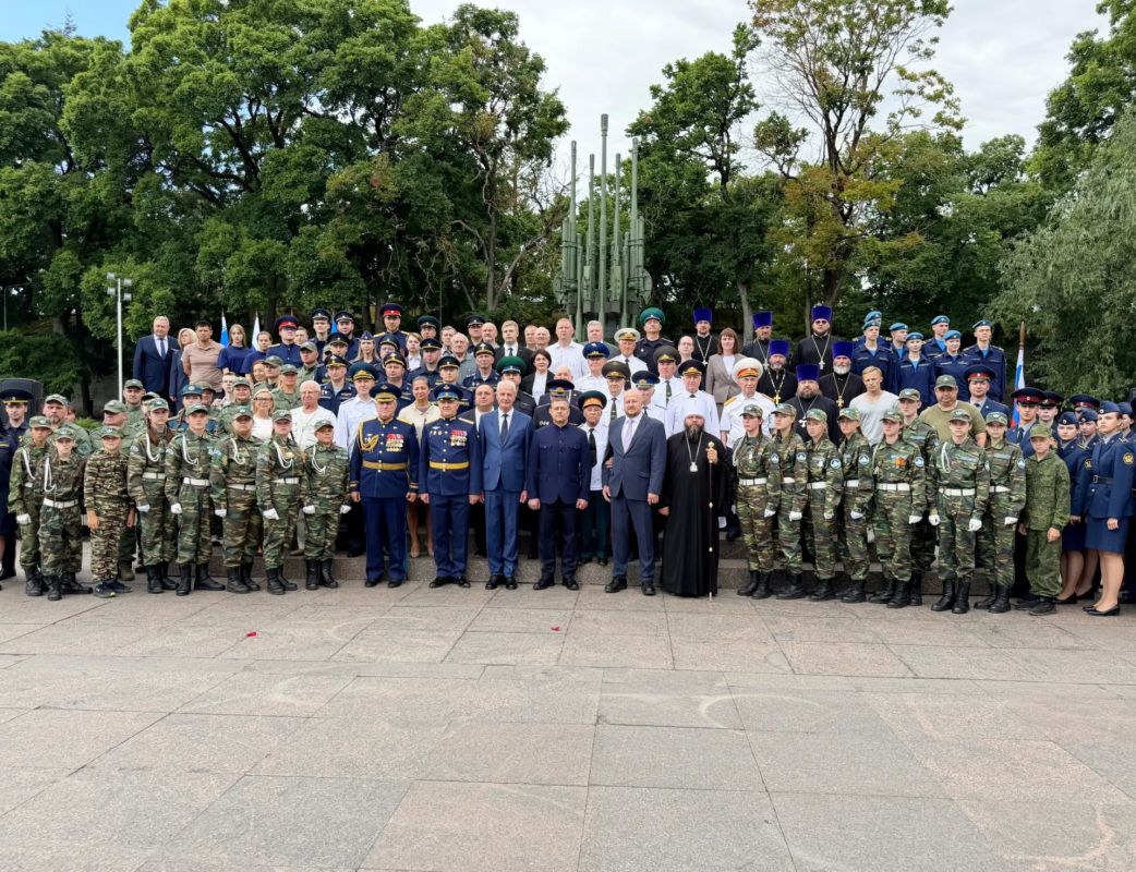 Начальник и сотрудники УФСИН приняли участие в мероприятиях ко Дню освобождения Пскова Начальник и сотрудники УФСИН приняли участие в мероприятиях ко Дню освобождения Пскова