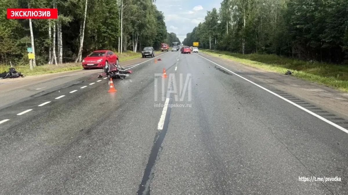 В Стругокрасненском районе, на 203-м километре автодороги Санкт-Петербург — Невель, водитель мотоцикла 1978 года рождения допустил опрокидывание транспортного средства и совершил столкновение с автомобилем Opel Meriva под... В Стругокрасненском районе, на 203-м километре автодороги Санкт-Петербург — Невель, водитель мотоцикла 1978 года рождения допустил опрокидывание транспортного средства и совершил столкновение с автомобилем Opel Meriva под...