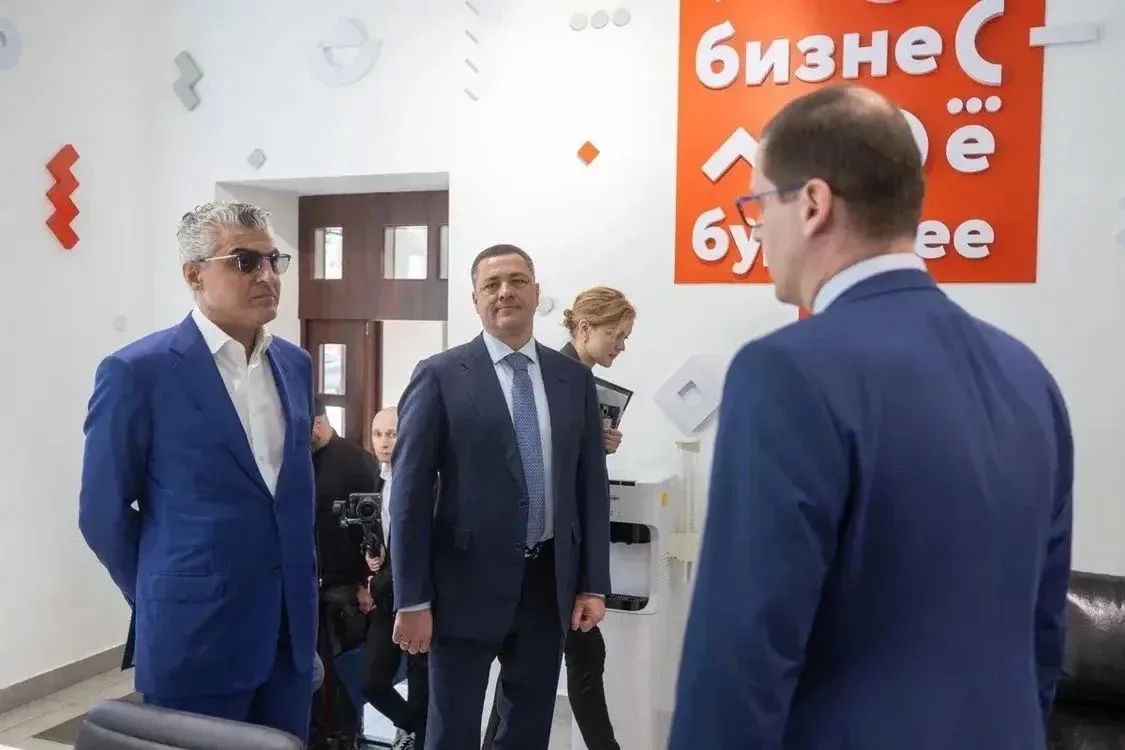 Вклад в развитие региона: Михаил Ведерников поблагодарил псковских работников торговли Вклад в развитие региона: Михаил Ведерников поблагодарил псковских работников торговли