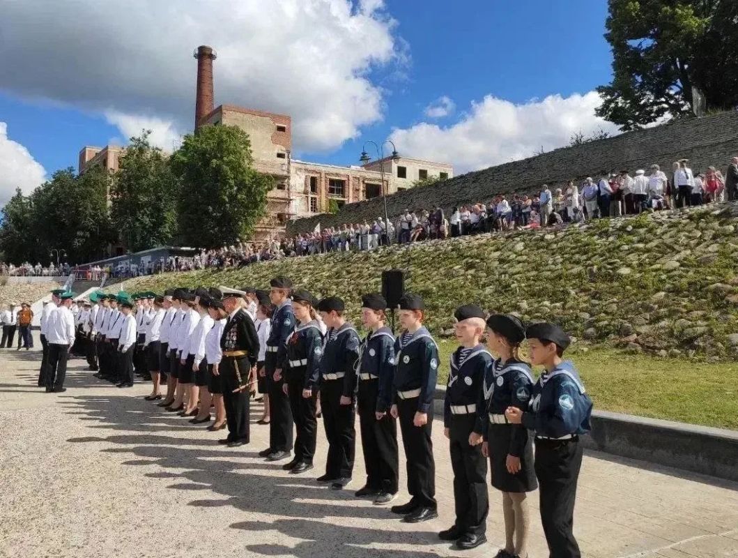 В последнее воскресенье июля в России отмечают День Военно-Морского Флота Российской Федерации В последнее воскресенье июля в России отмечают День Военно-Морского Флота Российской Федерации