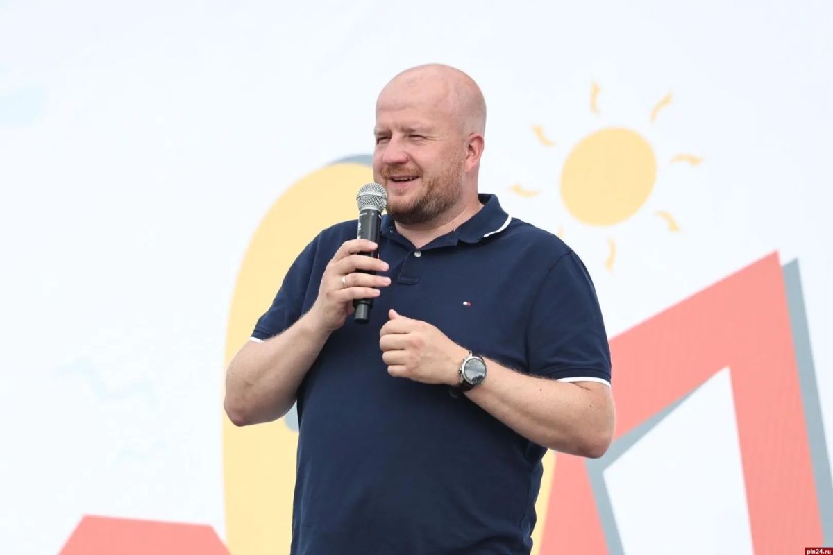 Фестиваль сапсерфинга «Псков Сап Фест», приуроченный ко Дню города, прошел сегодня в акватории реки Великой Фестиваль сапсерфинга «Псков Сап Фест», приуроченный ко Дню города, прошел сегодня в акватории реки Великой