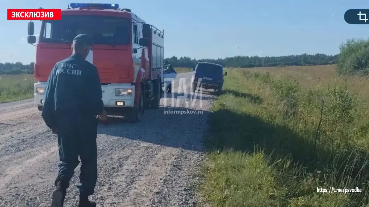 В Порховском районе, у деревни Верхний Мост, водитель автомобиля ГАЗель Соболь не справился с управлением, вылетел в кювет и врезался в канаву В Порховском районе, у деревни Верхний Мост, водитель автомобиля ГАЗель Соболь не справился с управлением, вылетел в кювет и врезался в канаву