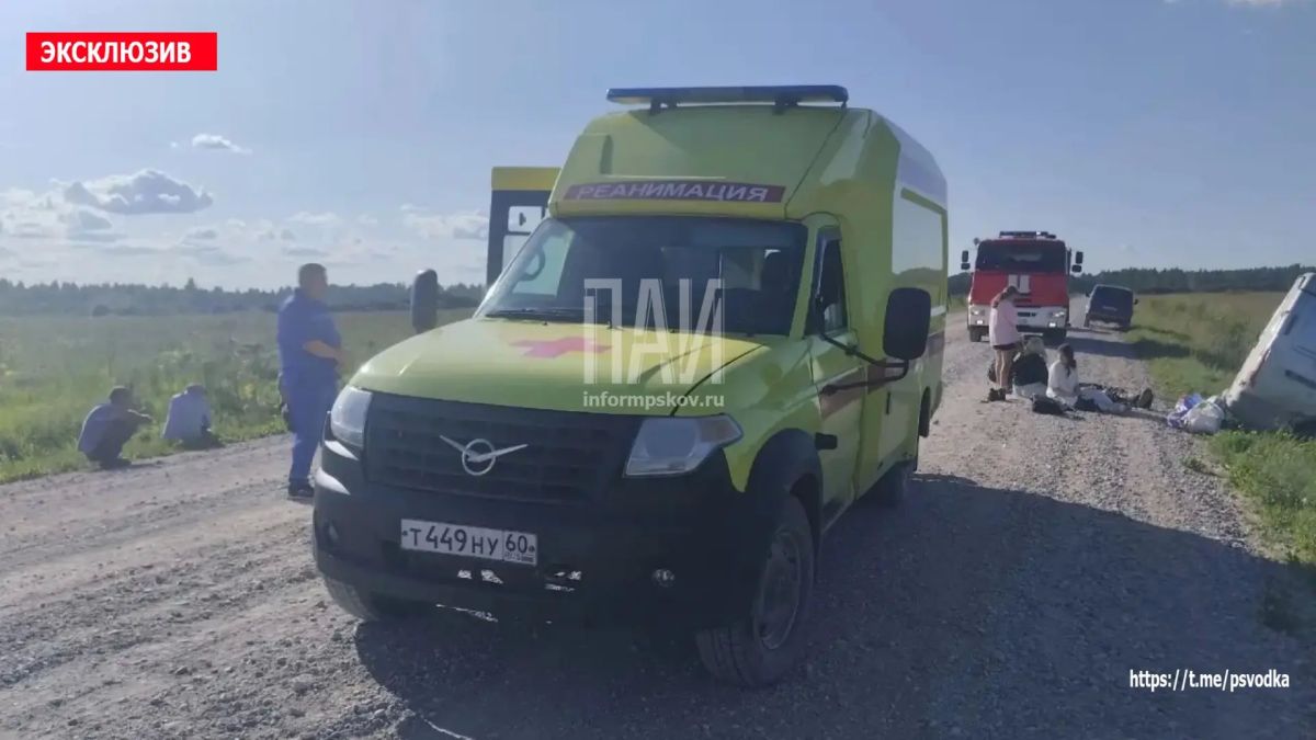 В Порховском районе, у деревни Верхний Мост, водитель автомобиля ГАЗель Соболь не справился с управлением, вылетел в кювет и врезался в канаву В Порховском районе, у деревни Верхний Мост, водитель автомобиля ГАЗель Соболь не справился с управлением, вылетел в кювет и врезался в канаву