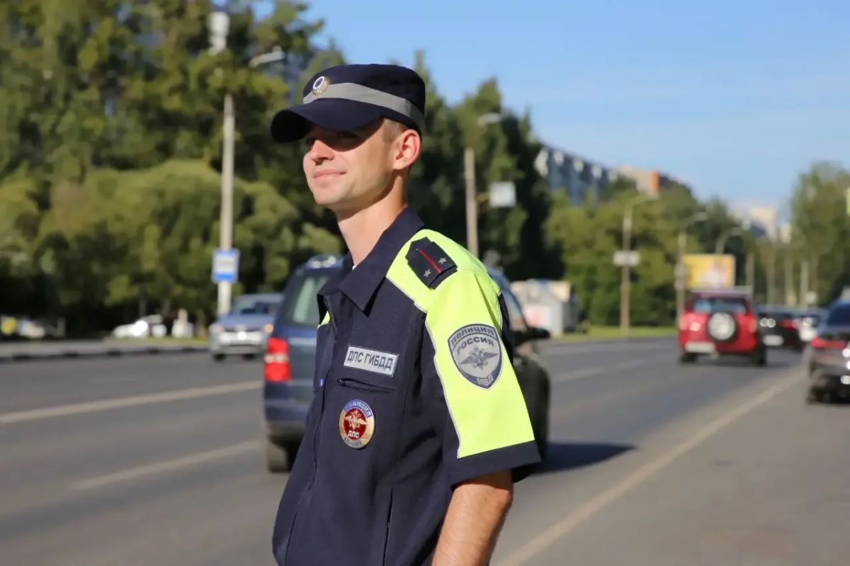 Полицейские проверили автомобили с иностранными номерами Полицейские проверили автомобили с иностранными номерами