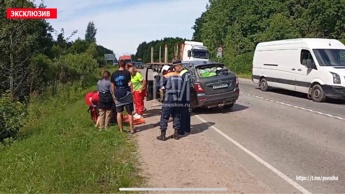 В Псковском районе, у деревни Солоново, на 1-м километре автодороги Псков-Гдов, женщина, управлявшая автомобилем Lifan, не справилась с управлением и допустила опрокидывание В Псковском районе, у деревни Солоново, на 1-м километре автодороги Псков-Гдов, женщина, управлявшая автомобилем Lifan, не справилась с управлением и допустила опрокидывание