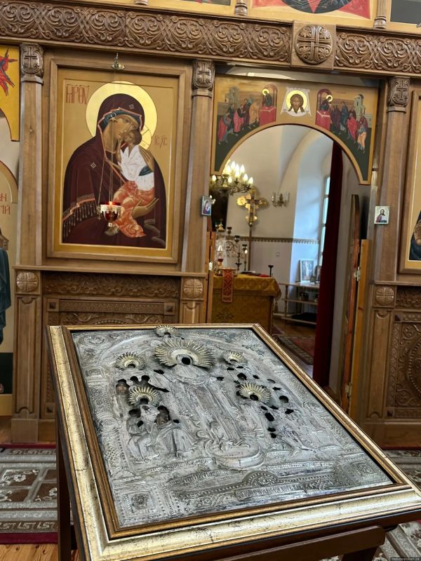 Спустя век две иконы вернулись в храм в Куньинском районе Спустя век две иконы вернулись в храм в Куньинском районе