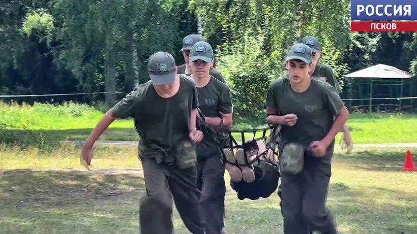 Команда "Девятый ударный" из Пскова участвует в патриотической смене "Время юных героев" в Волгограде Команда "Девятый ударный" из Пскова участвует в патриотической смене "Время юных героев" в Волгограде