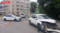 В Пскове, на улице Народной у дома 26, произошло столкновение автомобилей Volkswagen Tiguan и Nissan Tiida