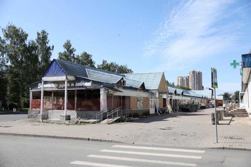 «Магеллан» начали сносить в Пскове «Магеллан» начали сносить в Пскове