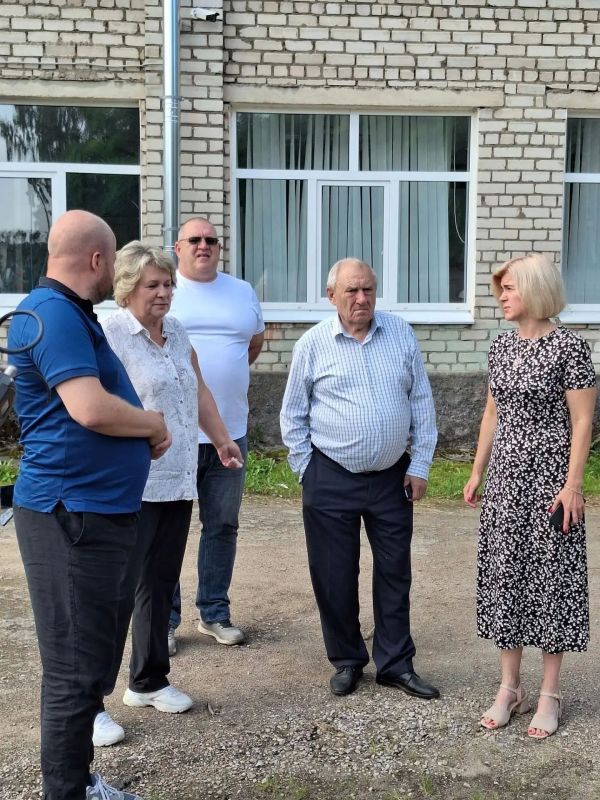 В лицее № 10 в Пскове готовятся к предстоящему учебному году В лицее № 10 в Пскове готовятся к предстоящему учебному году