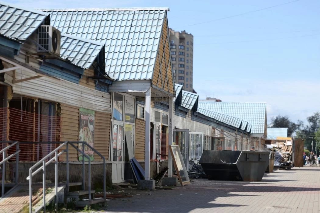 «Магеллан» начали сносить в Пскове «Магеллан» начали сносить в Пскове