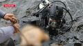 Водолазы областной службы спасения в ходе поисково-водолазных работ обнаружили и подняли на поверхность тело девушки 2008 года рождения, упавшей с моста