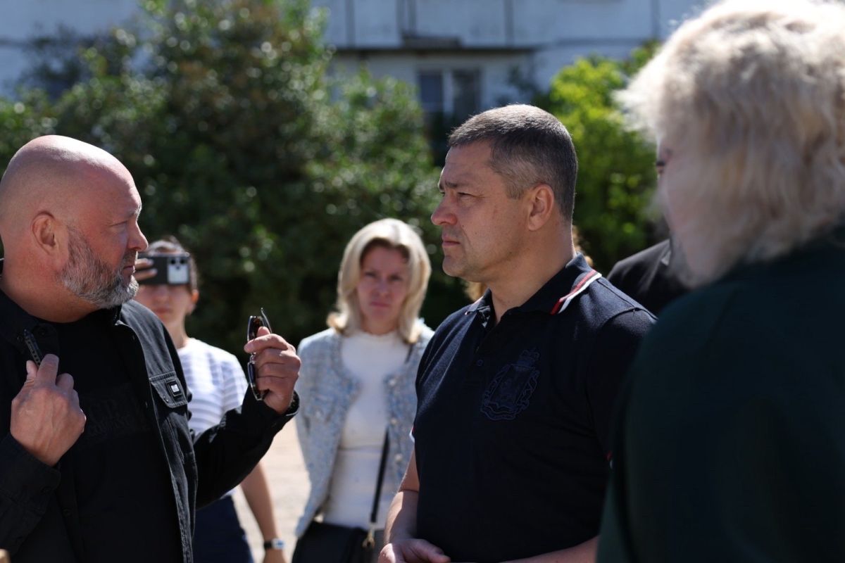 Улицу Пограничную в Гдове перед началом строительных работ осмотрел губернатор Псковской области Михаил Ведерников в рамках рабочего визита в округ Улицу Пограничную в Гдове перед началом строительных работ осмотрел губернатор Псковской области Михаил Ведерников в рамках рабочего визита в округ