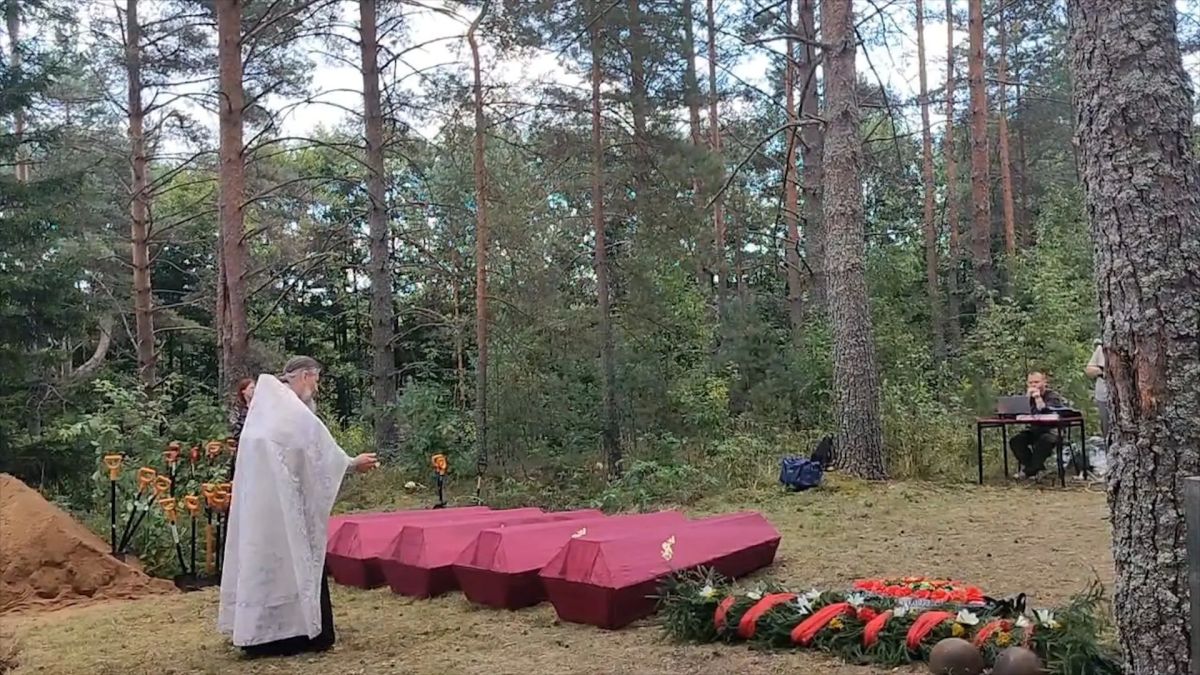 В Невельском районе предали земле останки 46 бойцов Великой Отечественной войны В Невельском районе предали земле останки 46 бойцов Великой Отечественной войны