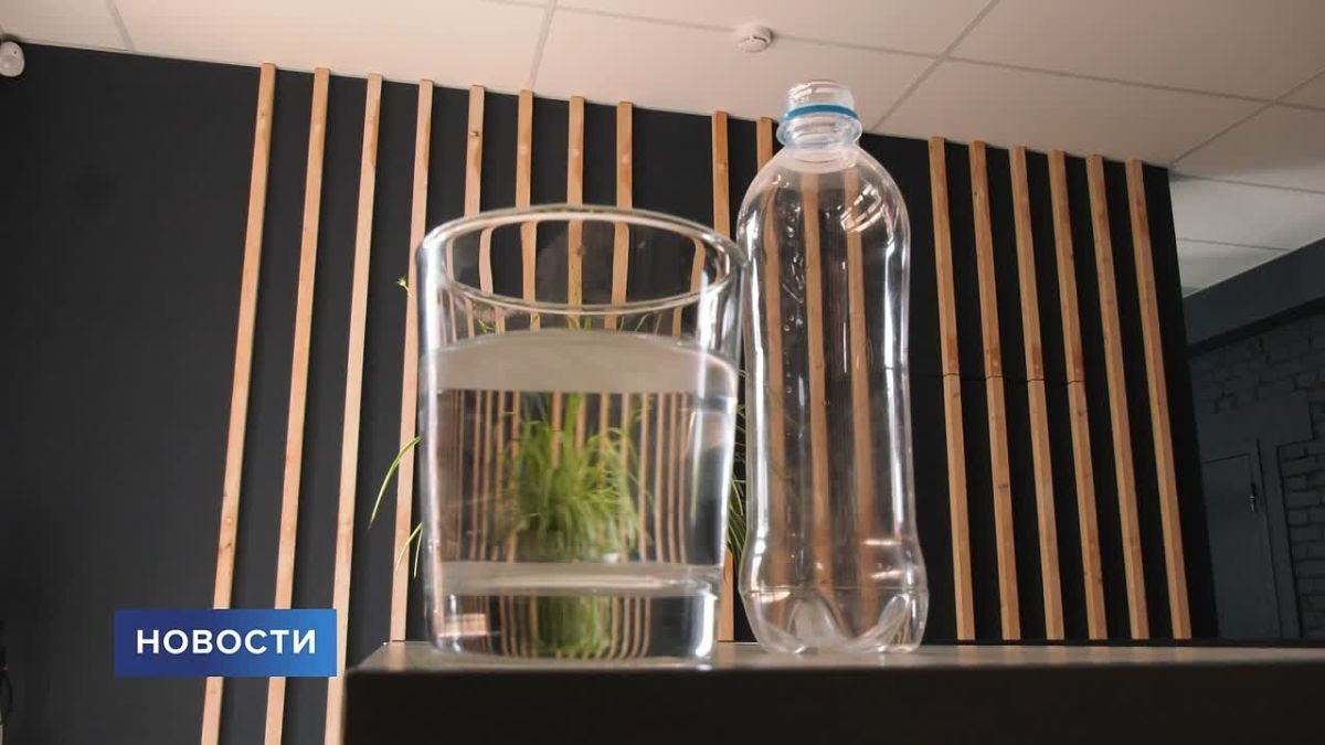 Можно ли отличить хорошую воду от плохой по вкусу или человеку эти различия не заметны? Как контролируется качество воды? Сколько этапов проверки она проходит? Об этом и многом другом рассказал Андрей Петров в эфире...