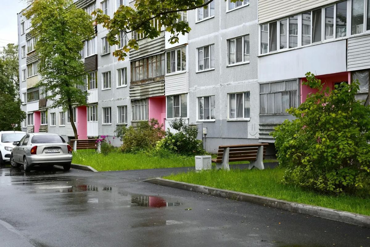 Округ № 13 в Пскове посетили глава города Борис Елкин и депутат Псковской городской Думы Галина Невалённая Округ № 13 в Пскове посетили глава города Борис Елкин и депутат Псковской городской Думы Галина Невалённая