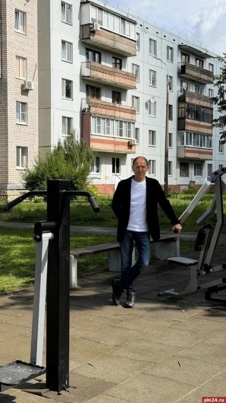 Спорт на свежем воздухе: в псковском сквере Молодёжи открыли воркаут-зону Спорт на свежем воздухе: в псковском сквере Молодёжи открыли воркаут-зону