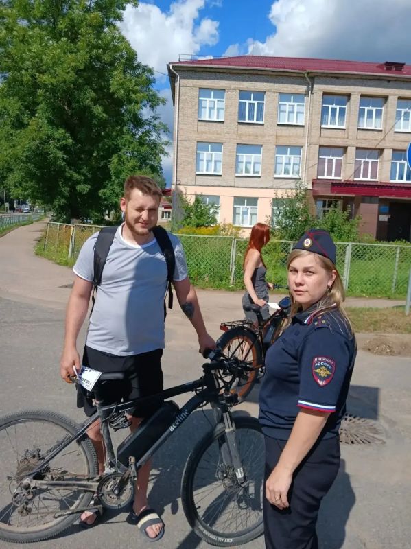 «По переходу — пешком!». Сотрудники Госавтоинспекции ОМВД России «Порховский» провели профилактическую акцию «По переходу — пешком!». Инспекторы напомнили велосипедистам и пользователям средств индивидуальной мобильности... «По переходу — пешком!». Сотрудники Госавтоинспекции ОМВД России «Порховский» провели профилактическую акцию «По переходу — пешком!». Инспекторы напомнили велосипедистам и пользователям средств индивидуальной мобильности...