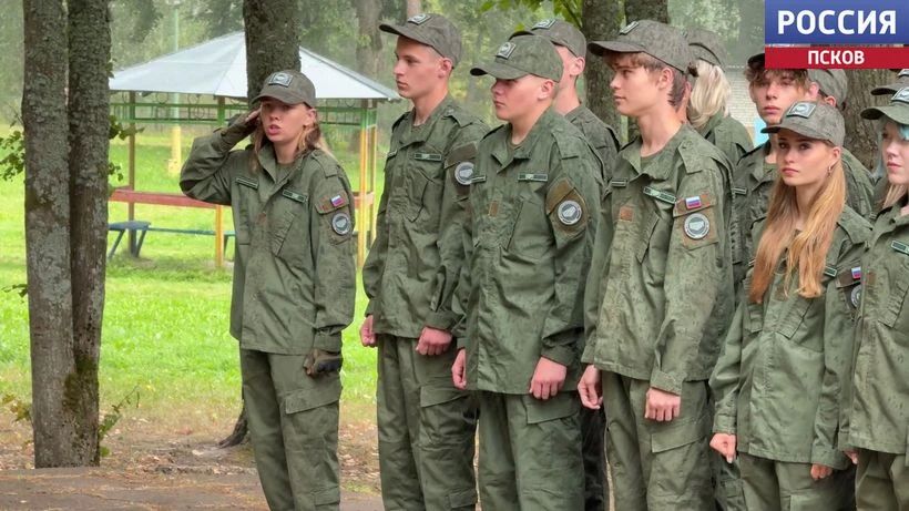 300 курсантов прошли обучение в летних сменах Центра "ВОИН" в Великолукском районе 300 курсантов прошли обучение в летних сменах Центра "ВОИН" в Великолукском районе