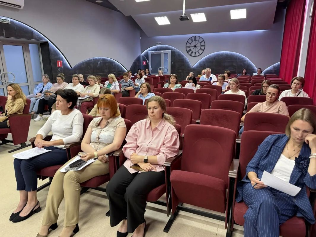 11 августа 2026 года в Управлении Федерального казначейства по Псковской области состоялось совещание с получателями средств областного и муниципального бюджета 11 августа 2026 года в Управлении Федерального казначейства по Псковской области состоялось совещание с получателями средств областного и муниципального бюджета