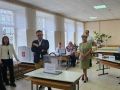 На практике: жителям Псковской области демонстрируют работу избирательных участков