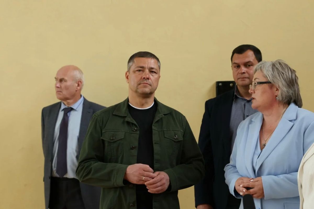 Плюсскую среднюю общеобразовательную школу на улице Валерии Гнаровской, 40 осмотрел губернатор Псковской области Михаил Ведерников в рамках рабочего визита в муниципалитет сегодня, 12 августа Плюсскую среднюю общеобразовательную школу на улице Валерии Гнаровской, 40 осмотрел губернатор Псковской области Михаил Ведерников в рамках рабочего визита в муниципалитет сегодня, 12 августа