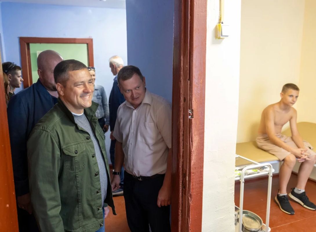 Елкин Борис: «Нептун» снова в строю. Вместе с Губернатором Псковской области Михаилом Ведерниковым, председателем Законодательного Собрания Псковской области Александром Котовым, депутатом Псковской городской Думы Евгением... Елкин Борис: «Нептун» снова в строю. Вместе с Губернатором Псковской области Михаилом Ведерниковым, председателем Законодательного Собрания Псковской области Александром Котовым, депутатом Псковской городской Думы Евгением...
