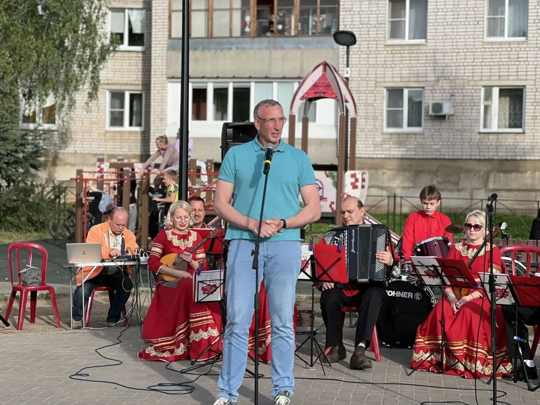 В Великих Луках проходит «Праздник фонтанов» В Великих Луках проходит «Праздник фонтанов»
