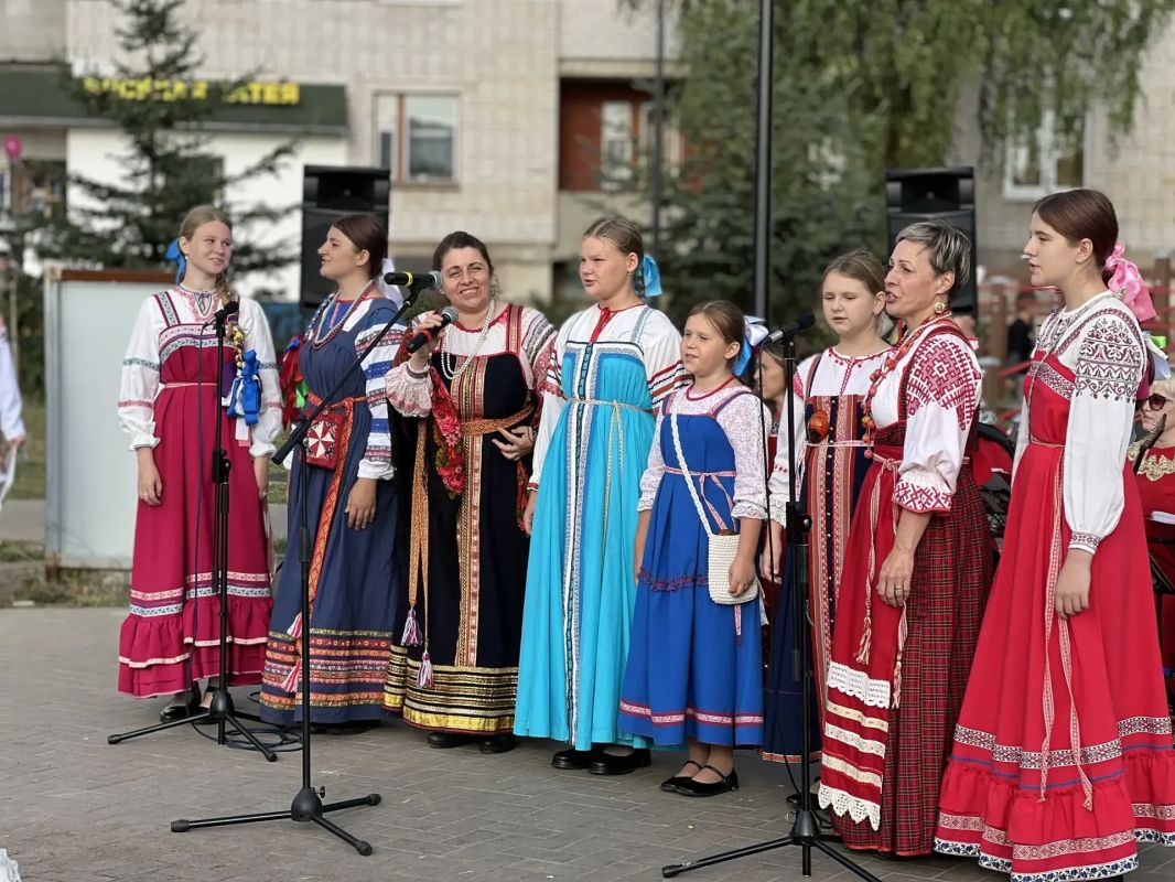 В Великих Луках проходит «Праздник фонтанов» В Великих Луках проходит «Праздник фонтанов»