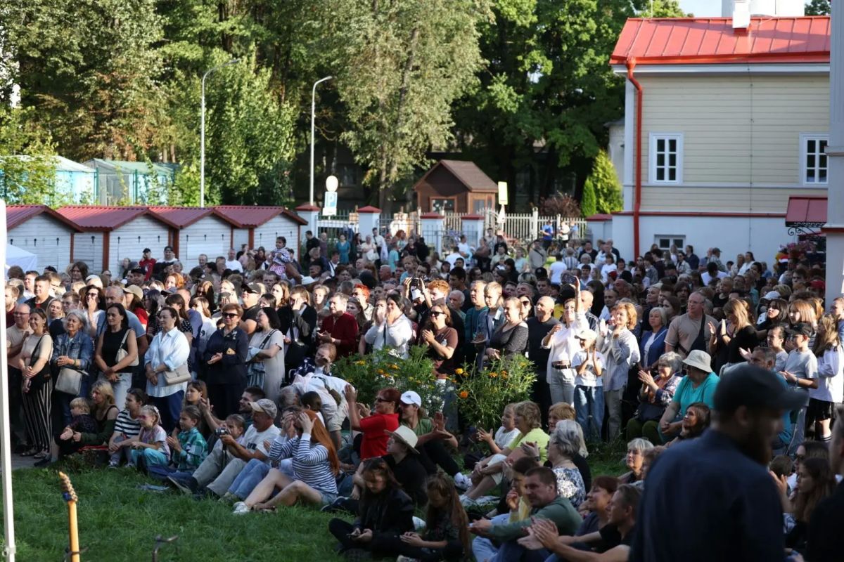 В Пскове прошёл концерт, посвящённый творчеству Виктора Цоя В Пскове прошёл концерт, посвящённый творчеству Виктора Цоя