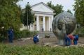 В Великих Луках завершается благоустройство сквера на улице Лизы Чайкиной